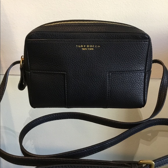 Tory Burch Handbags - Tory Burch Block T Crossbody
